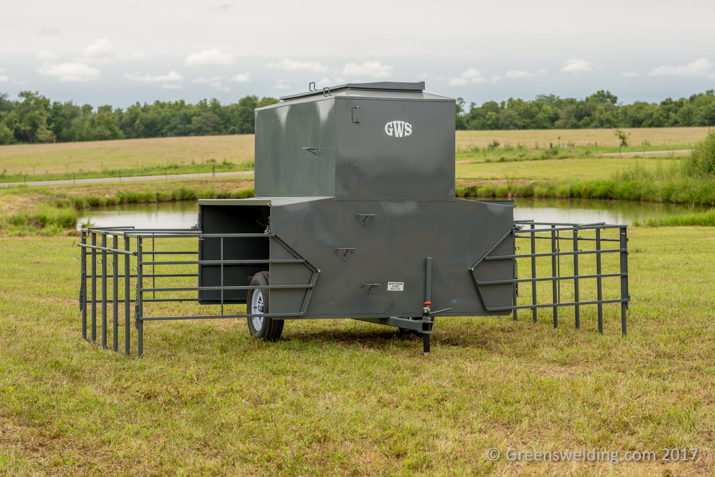 GWS 150-Bushel Portable Creep Feeder